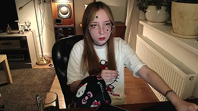 Snapshot of AmeliaKamishiro chatting on 01-05-26, 07:39 AmeliaKamishiro online show from 01-05-26, 07:39