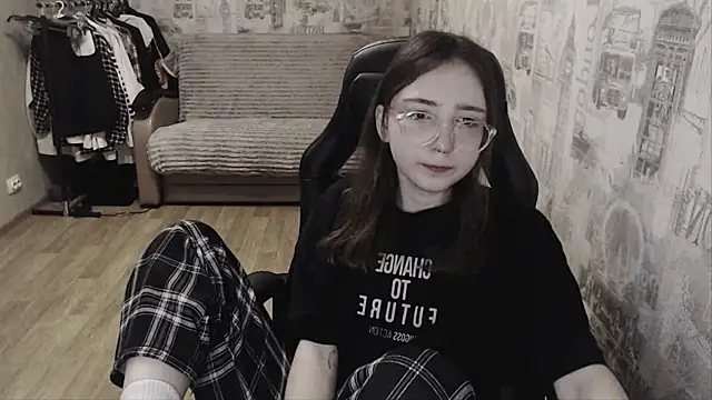 AmeliaKamishiro online show from 01-13-25, 02:50