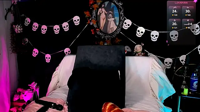 kitty roxy online show from 11-18-25, 07:55