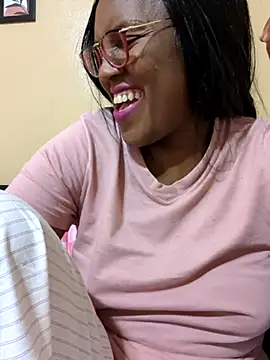 Snapshot of Malaika_Nkosi chatting on 10-01-25, 02:32 Malaika Nkosi online show from 10-01-25, 02:32
