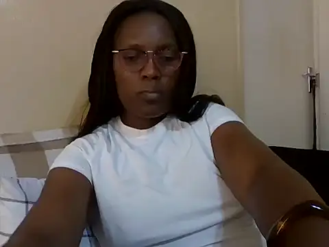 Snapshot of Malaika_Nkosi chatting on 09-11-25, 10:26 Malaika Nkosi online show from 09-11-25, 10:26