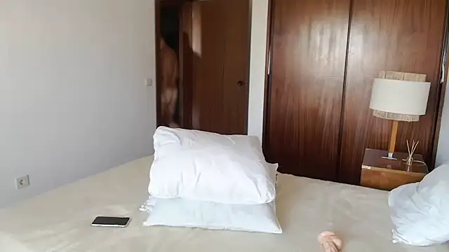 SexyandMarried1 online show from 10-06-25, 08:48