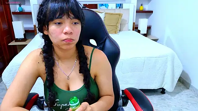 laureentt  online show from 12-16-25, 07:40