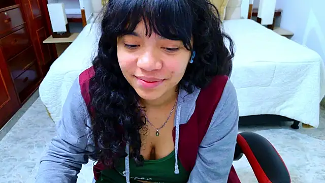 laureentt  online show from 12-17-25, 07:46