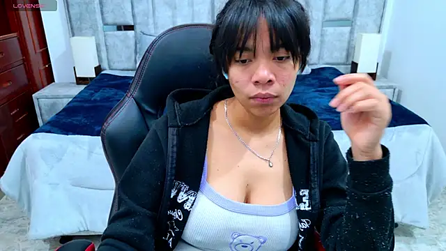 Snapshot of laureentt_ chatting on 02-03-26, 03:15 laureentt online show from 02-03-26, 03:15