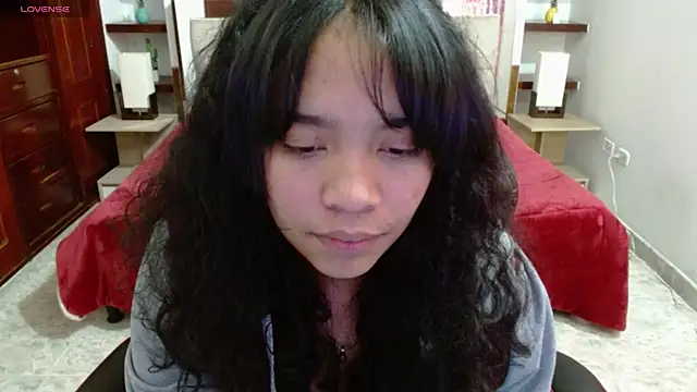 laureentt  online show from 03-06-25, 06:19