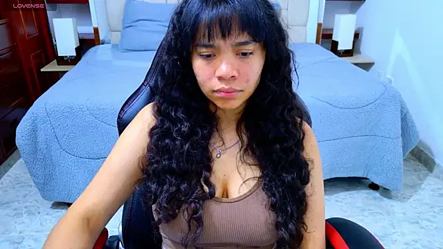 laureentt  online show from 11-17-25, 03:10