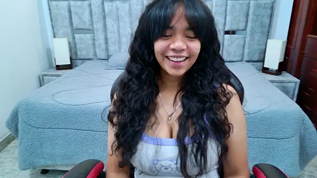 Snapshot of laureentt_ chatting on 02-12-26, 03:17 laureentt online show from 02-12-26, 03:17