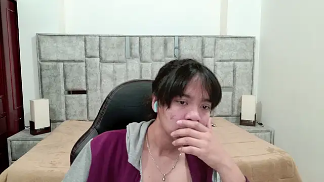 laureentt  online show from 04-08-26, 03:08