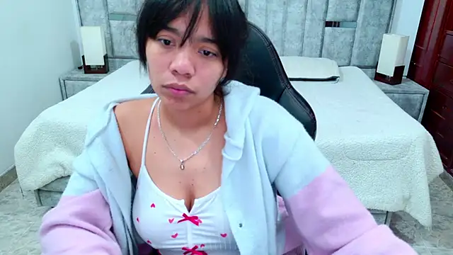 Snapshot of laureentt_ chatting on 07-24-26, 03:13 laureentt online show from 07-24-26, 03:13