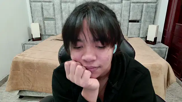 laureentt  online show from 04-16-26, 03:18