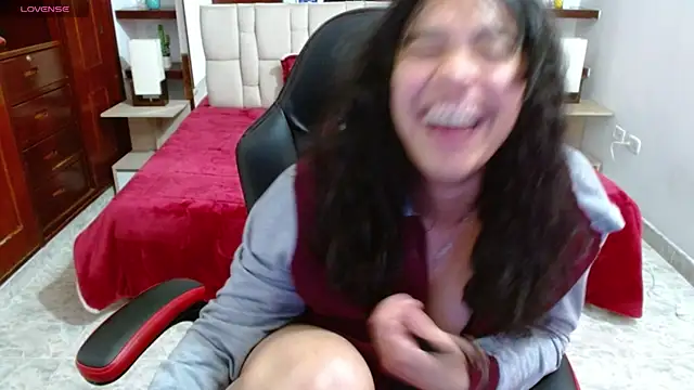 laureentt  online show from 03-11-25, 06:08