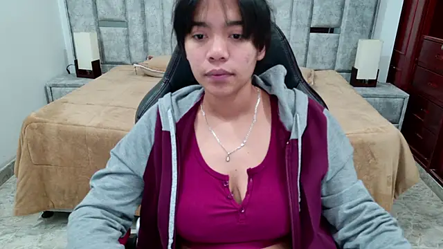Snapshot of laureentt_ chatting on 04-20-26, 03:09 laureentt online show from 04-20-26, 03:09