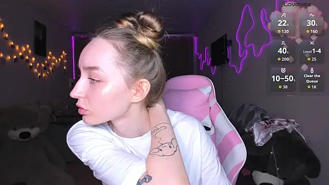 MoonDust online show from 03-19-26, 05:46