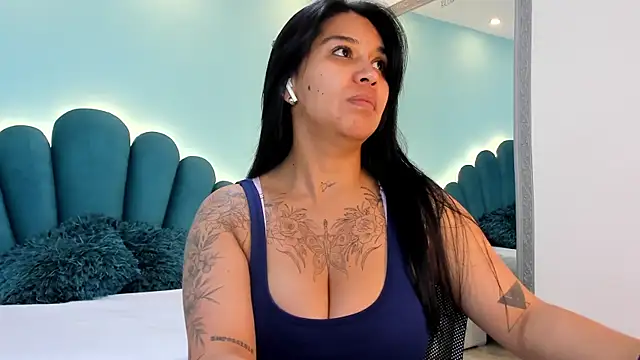 sharlott18 online show from 02-04-26, 12:33