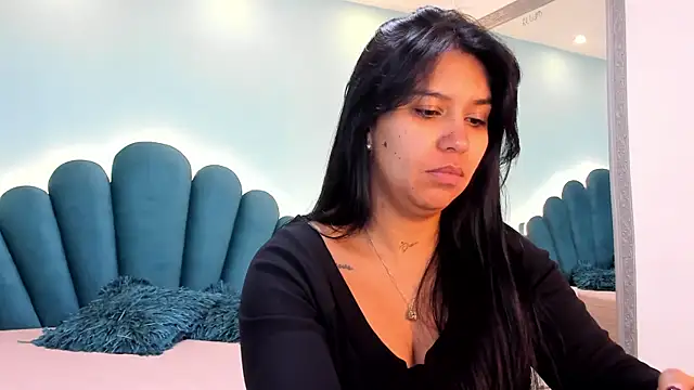 sharlott18 online show from 12-03-25, 05:12