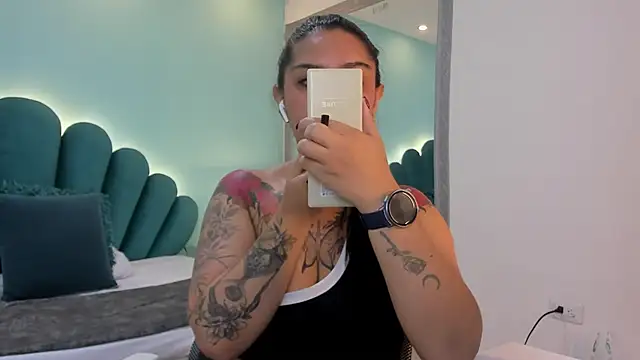 sharlott18 online show from 03-11-26, 12:54