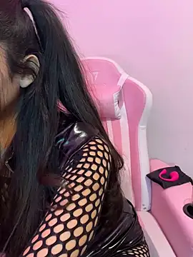 Snapshot of Felicia_smok3 chatting on 05-30-26, 03:57 Felicia smok3 online show from 05-30-26, 03:57