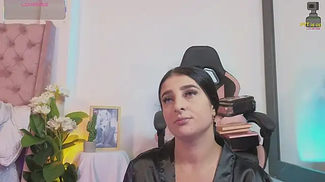 Snapshot of _Linoshka_1 chatting on 02-20-26, 08:33 Linoshka 1 online show from 02-20-26, 08:33