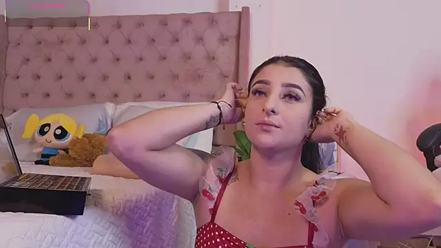 Snapshot of _Linoshka_1 chatting on 02-18-26, 08:27 Linoshka 1 online show from 02-18-26, 08:27