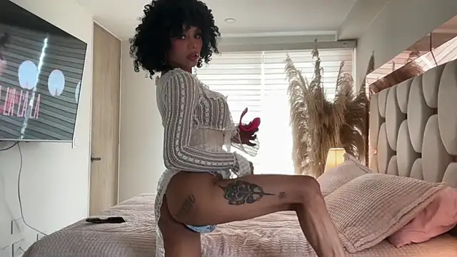 HOT LADY 777 online show from 07-17-26, 03:53