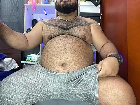 Snapshot of Latino_bigcock chatting on 02-07-25, 08:31 Latino bigcock online show from 02-07-25, 08:31