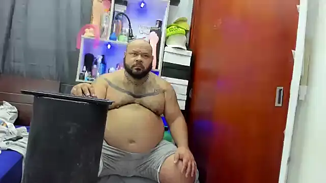 Snapshot of Latino_bigcock chatting on 02-22-25, 01:33 Latino bigcock online show from 02-22-25, 01:33