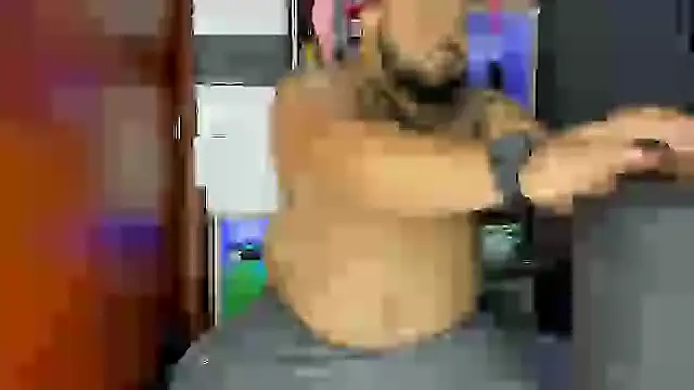 Snapshot of Latino_bigcock chatting on 03-11-25, 02:21 Latino bigcock online show from 03-11-25, 02:21