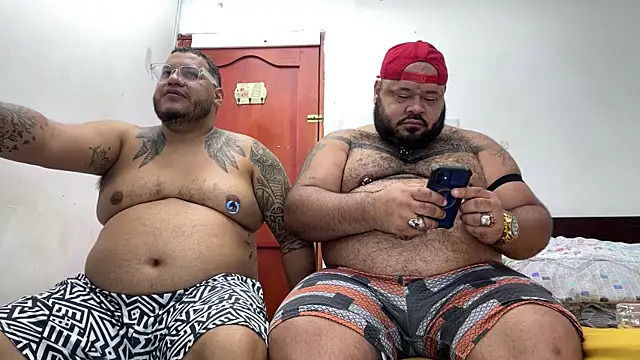 Snapshot of Latino_bigcock chatting on 10-19-25, 08:44 Latino bigcock online show from 10-19-25, 08:44