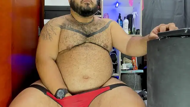 Snapshot of Latino_bigcock chatting on 02-11-25, 11:33 Latino bigcock online show from 02-11-25, 11:33