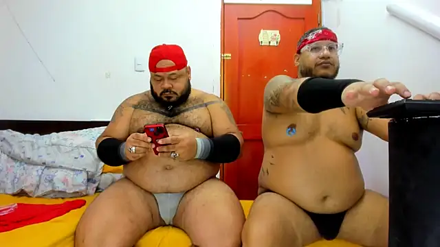 Snapshot of Latino_bigcock chatting on 10-05-25, 08:54 Latino bigcock online show from 10-05-25, 08:54