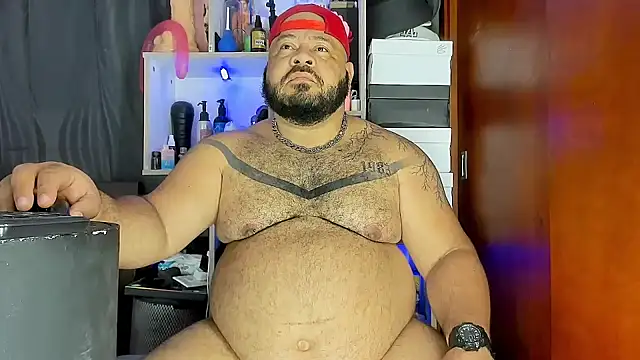 Snapshot of Latino_bigcock chatting on 03-14-25, 06:18 Latino bigcock online show from 03-14-25, 06:18