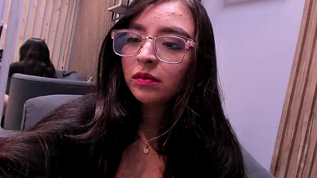 Eva Macalliter online show from 10-25-25, 03:49