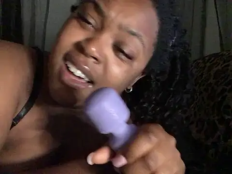 SweetHoneyBunz online show from 07-18-26, 04:43