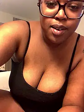Snapshot of SweetHoneyBunz chatting on 01-14-26, 04:49 SweetHoneyBunz online show from 01-14-26, 04:49