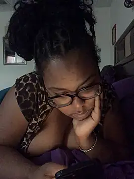 Snapshot of SweetHoneyBunz chatting on 01-12-26, 04:47 SweetHoneyBunz online show from 01-12-26, 04:47
