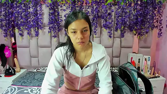 Snapshot of Bich_Anal_ chatting on 02-24-25, 01:31 Bich Anal online show from 02-24-25, 01:31