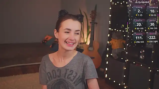 Snapshot of bananya_kitty chatting on 03-08-25, 04:39 bananya kitty online show from 03-08-25, 04:39