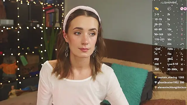 Snapshot of bananya_kitty chatting on 12-21-25, 08:20 bananya kitty online show from 12-21-25, 08:20