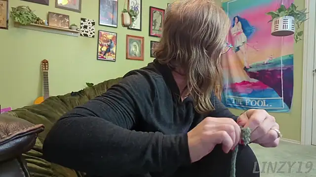 Linzy 19 online show from 11-10-25, 05:34