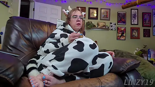 Linzy 19 online show from 11-13-25, 04:38