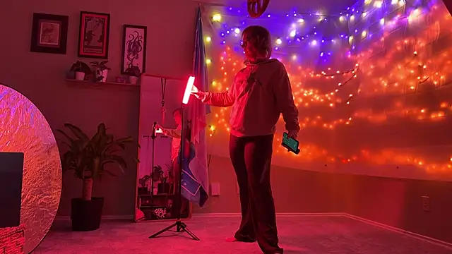 Linzy 19 online show from 02-24-26, 05:41