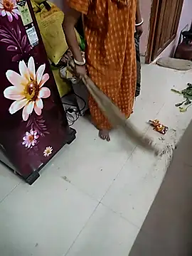 COUPLLE VILLAGE online show from 11-15-25, 03:10