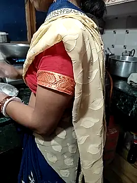 Snapshot of COUPLLE_VILLAGE chatting on 03-19-25, 03:30 COUPLLE VILLAGE online show from 03-19-25, 03:30