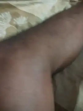 COUPLLE VILLAGE online show from 10-31-25, 02:30