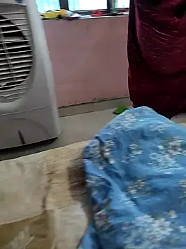 COUPLLE VILLAGE online show from 10-30-25, 02:21