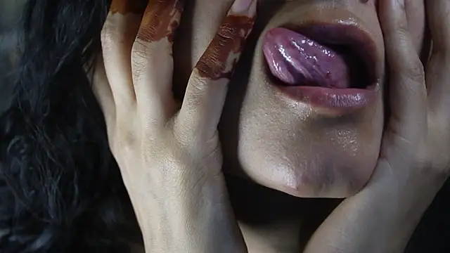 Snapshot of -AyeshaSinghania- chatting on 10-03-25, 05:25 -AyeshaSinghania- online show from 10-03-25, 05:25