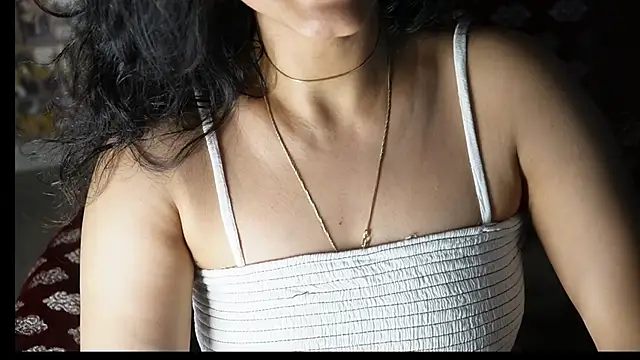 Snapshot of -AyeshaSinghania- chatting on 03-11-25, 04:18 -AyeshaSinghania- online show from 03-11-25, 04:18