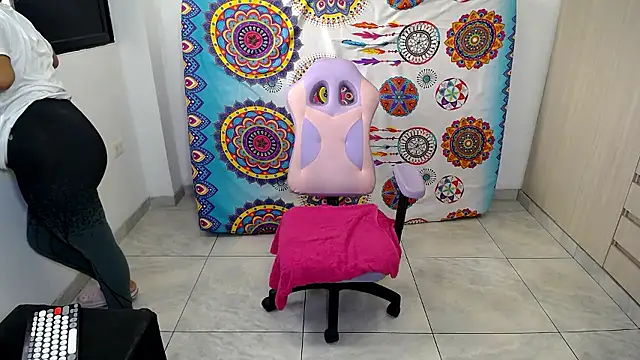 daleska ayala 1 online show from 01-13-26, 04:00