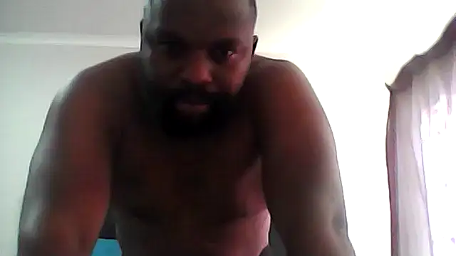 Snapshot of Yardie_bone chatting on 06-10-26, 01:01 Yardie bone online show from 06-10-26, 01:01